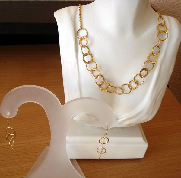 Boucles d'oreilles longues anneaux or jaune 750