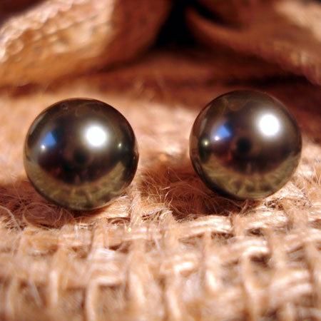 Boucles d'oreilles perles noires de Tahiti or jaune 750 Rambaud