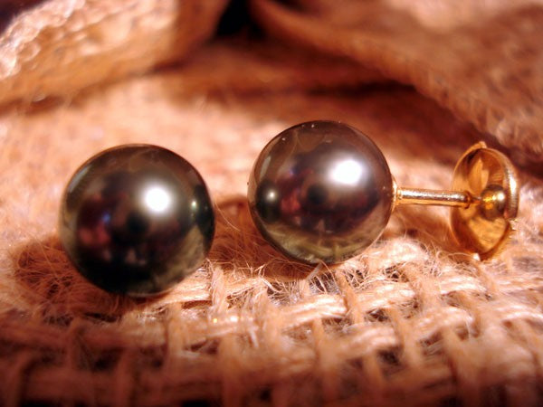 Boucles d'oreilles perles noires de Tahiti or jaune 750 Rambaud