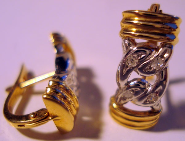 Two-tone 750 gold diamond link earrings