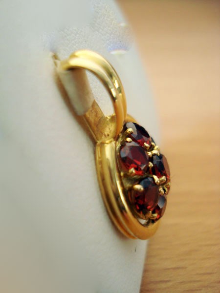 Pendentif rond grenats or jaune 750