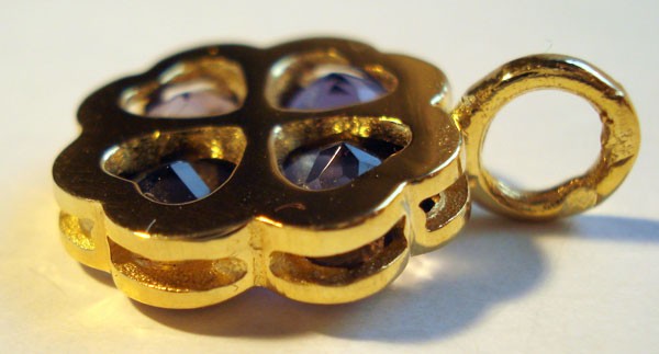 Pendentif trèfle d'iolites or jaune 750