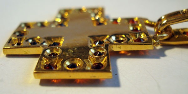Croix carrée grenats or jaune 750