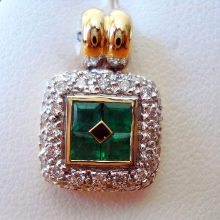 Pendentif Coussin émeraudes carrées diamants or 750
