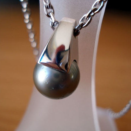 Pendentif perle de Tahiti or blanc 750