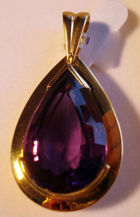 Pendentif améthyste poire 32k or jaune 750