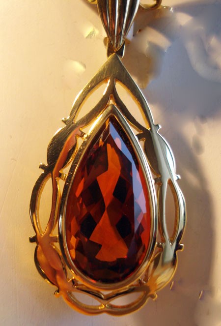 Pendentif citrine madeire poire or jaune 750