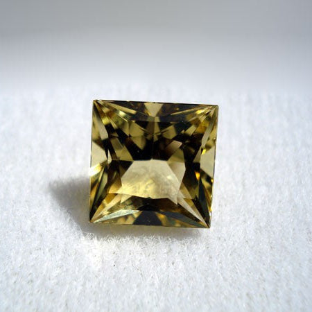 Béryl jaune clair taille princesse