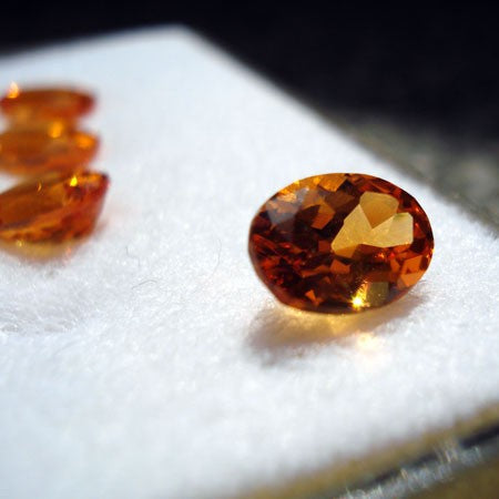 Grenats mandarine taille ovale (lot)