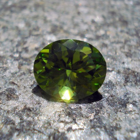 Péridot ovale
