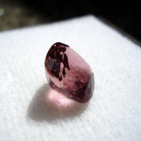 Tourmaline rose taille antique carrée