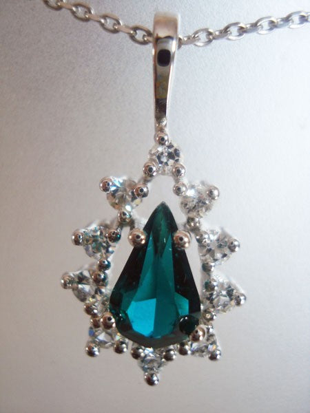 Pendentif poire zirconium vert argent