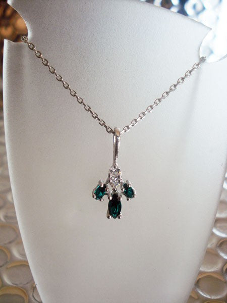 Pendentif vintage zirconium navette vert argent massif