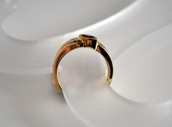 Bague diamants baguettes saphirs de Ceylan or jaune 750