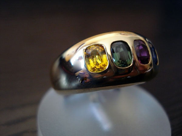 Bague 4 saphirs couleurs or jaune 750