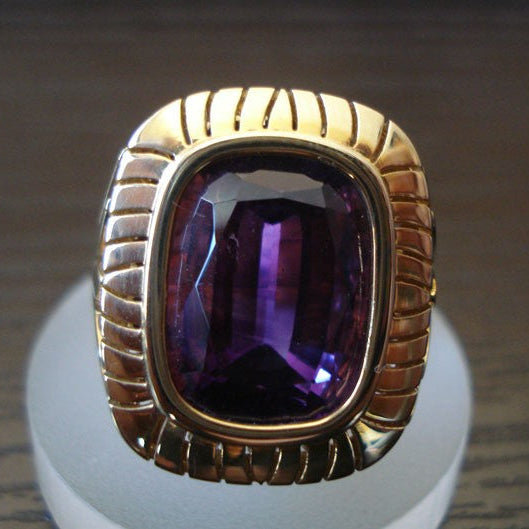 Grande bague améthyste or jaune 750