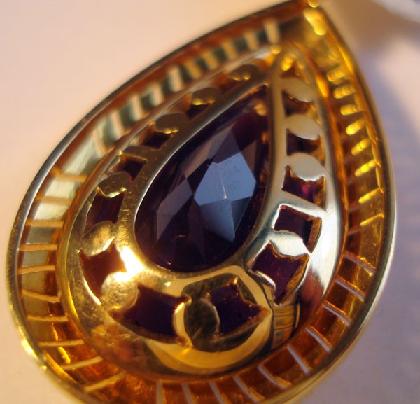 Grand pendentif améthyste poire or jaune 750