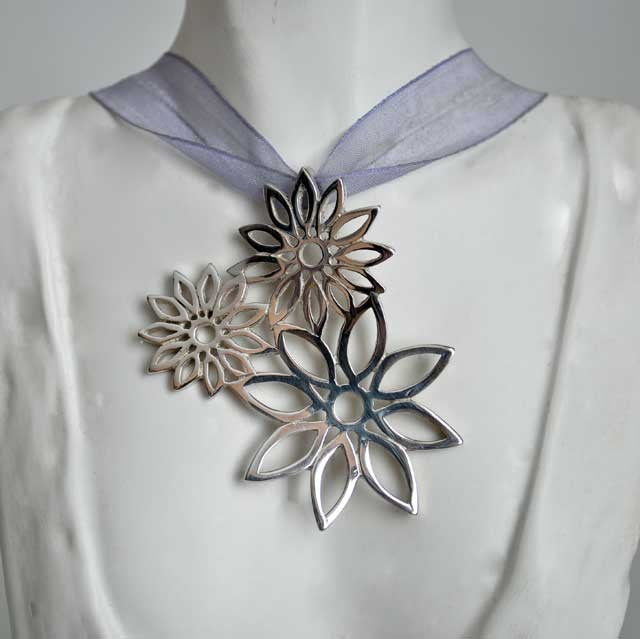 Collier 3 Fleurs argent massif 925 organza
