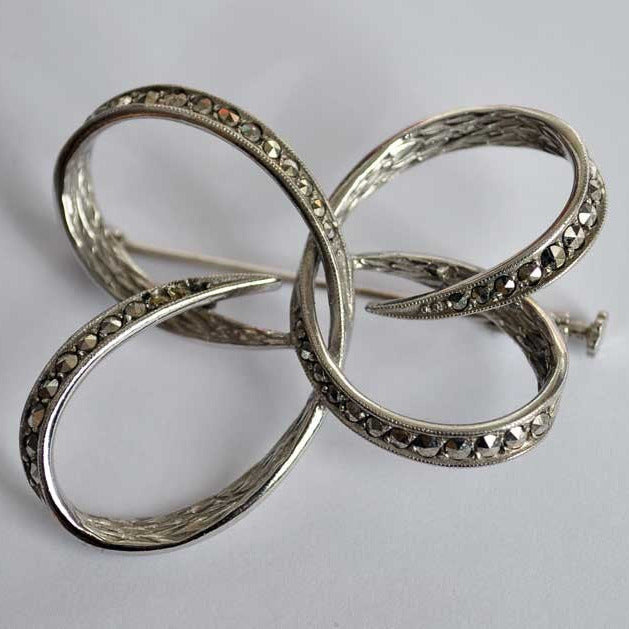 Broche rétro Nœud marcassites argent massif