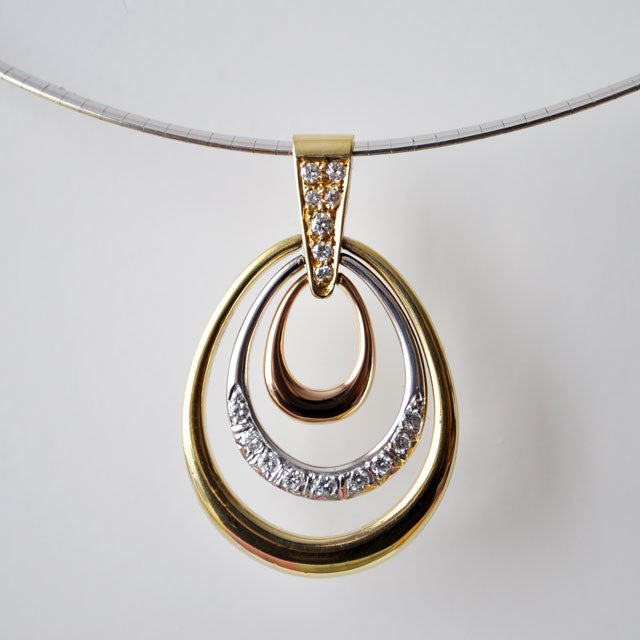 Pendentif ovale diamants 3 ors 750