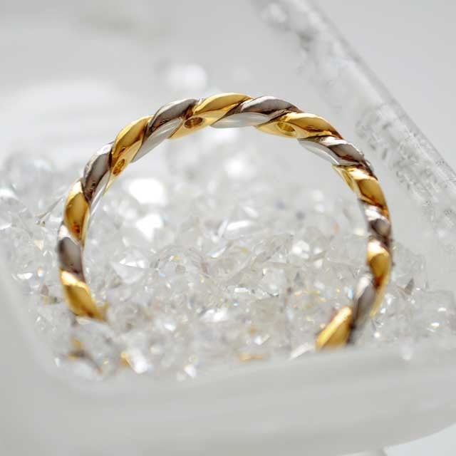 Diamond wedding band, twisted design, full eternity, 2 gold (750)