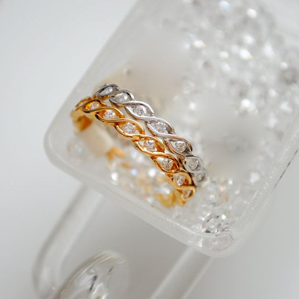 Demi-alliance diamants torsade or blanc 750