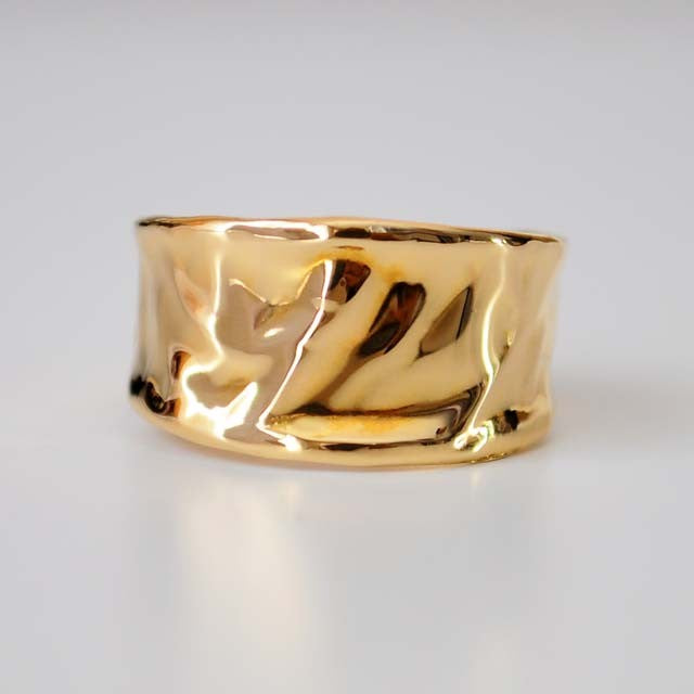Bague or jaune 750 froissé