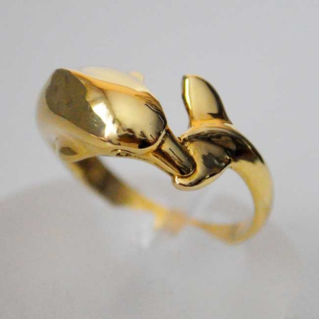 Anillo MM con forma de delfín en oro amarillo de 750.