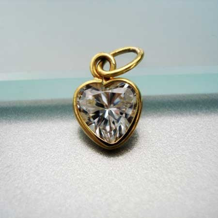Petit pendentif coeur or jaune 750 zirconium