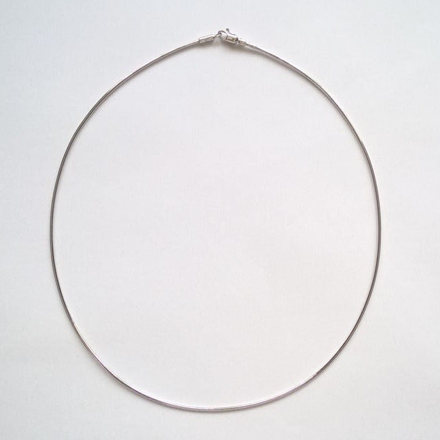 Collier Oméga rond embout dévissable or gris 750