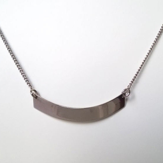 Collier plaque incurvée or gris 750