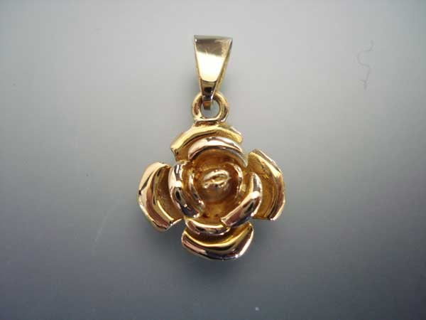 Pendentif Rose or jaune 750 massif Arior