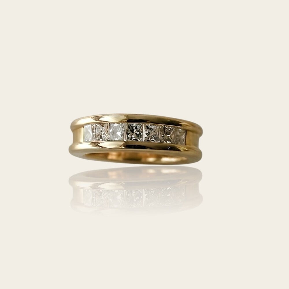 Half-eternity ring with princess-cut diamonds in 18k yellow gold