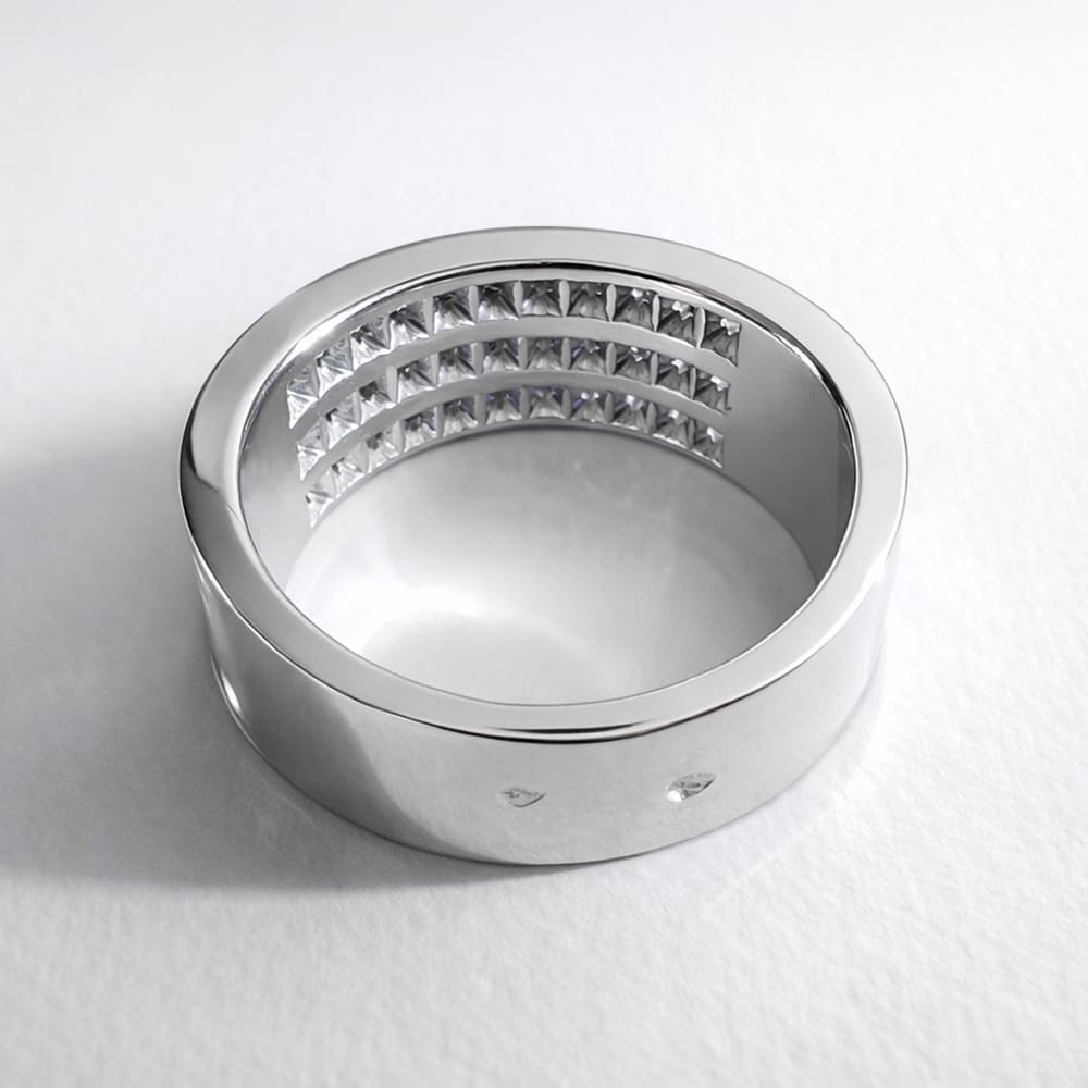 Bague demi-alliance triple rang diamants or blanc 750 millièmes présentation joaillerie - bijouterie Els Benvinguts