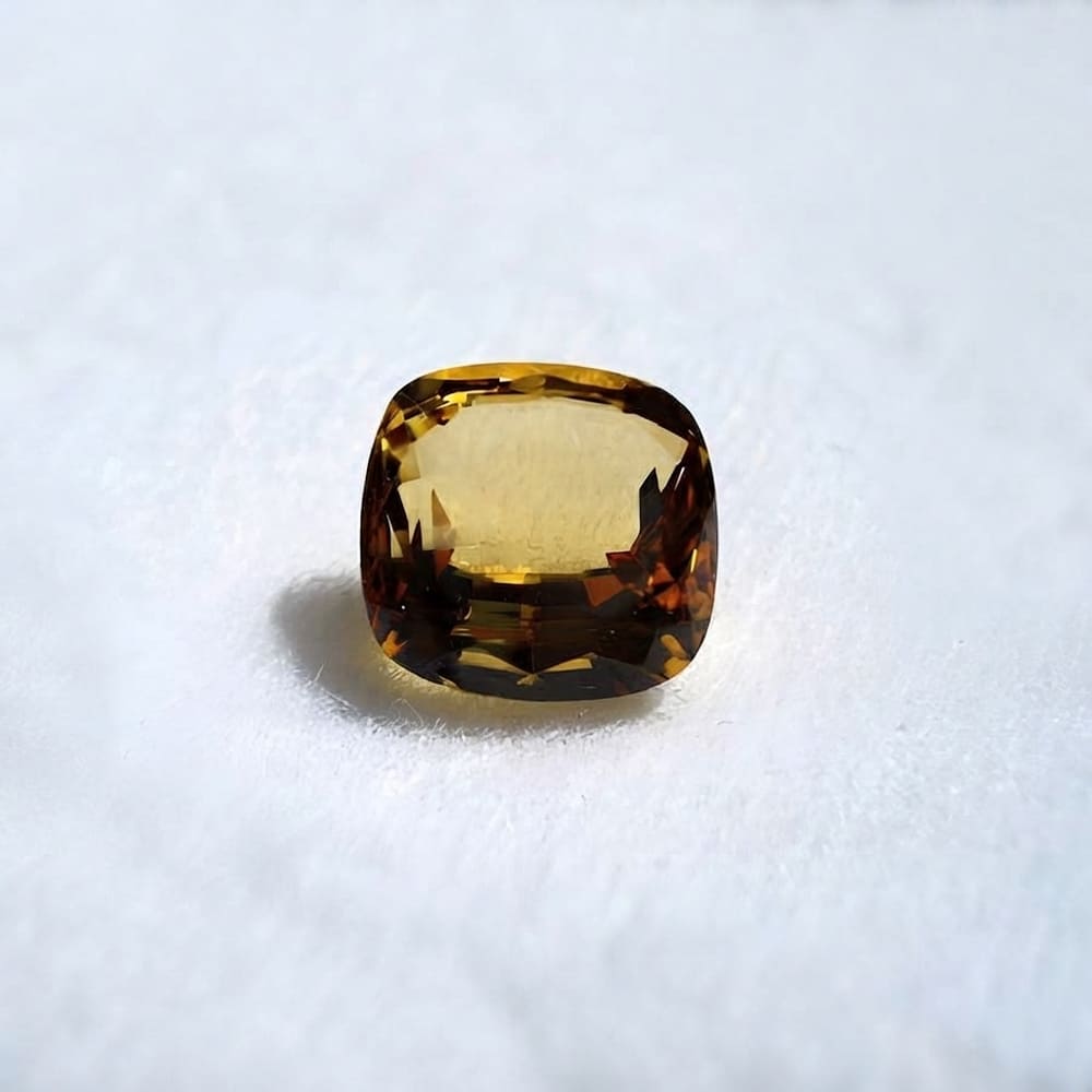 Berilo amarillo de talla antigua