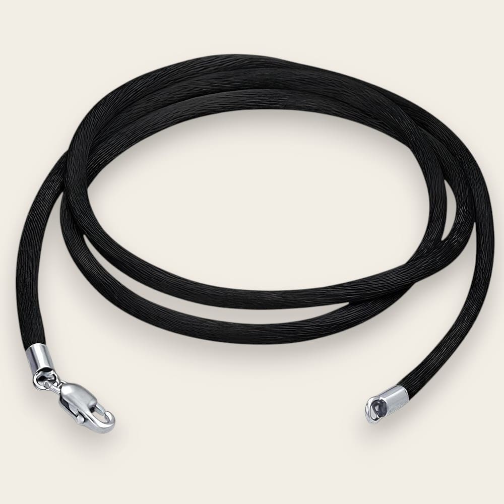 Cordón de seda negro con mosquetón de plata 925