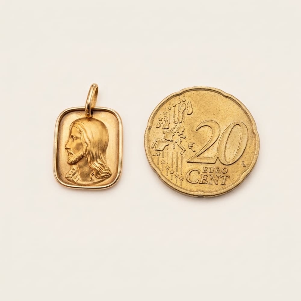 Médaille carrée Christ or jaune 750 Augis 17 mm