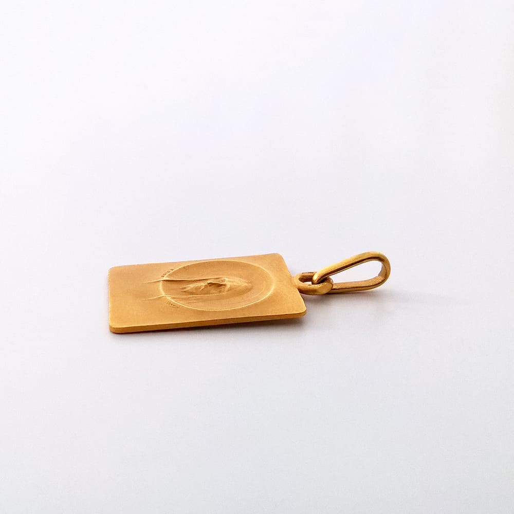 Médaille Christ moderne rectangulaire or jaune 750 Augis