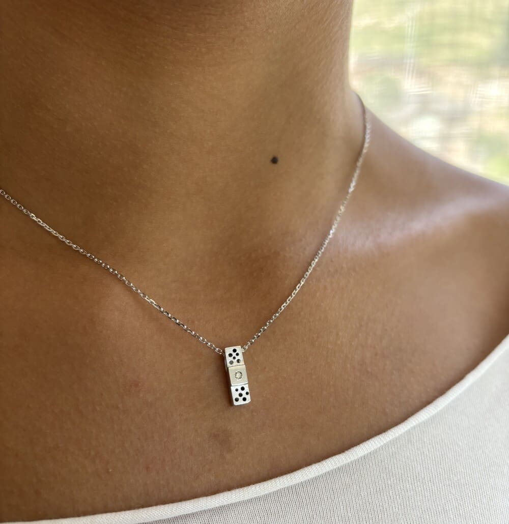 Pendentif Domino satin diamant or blanc 750 Arior