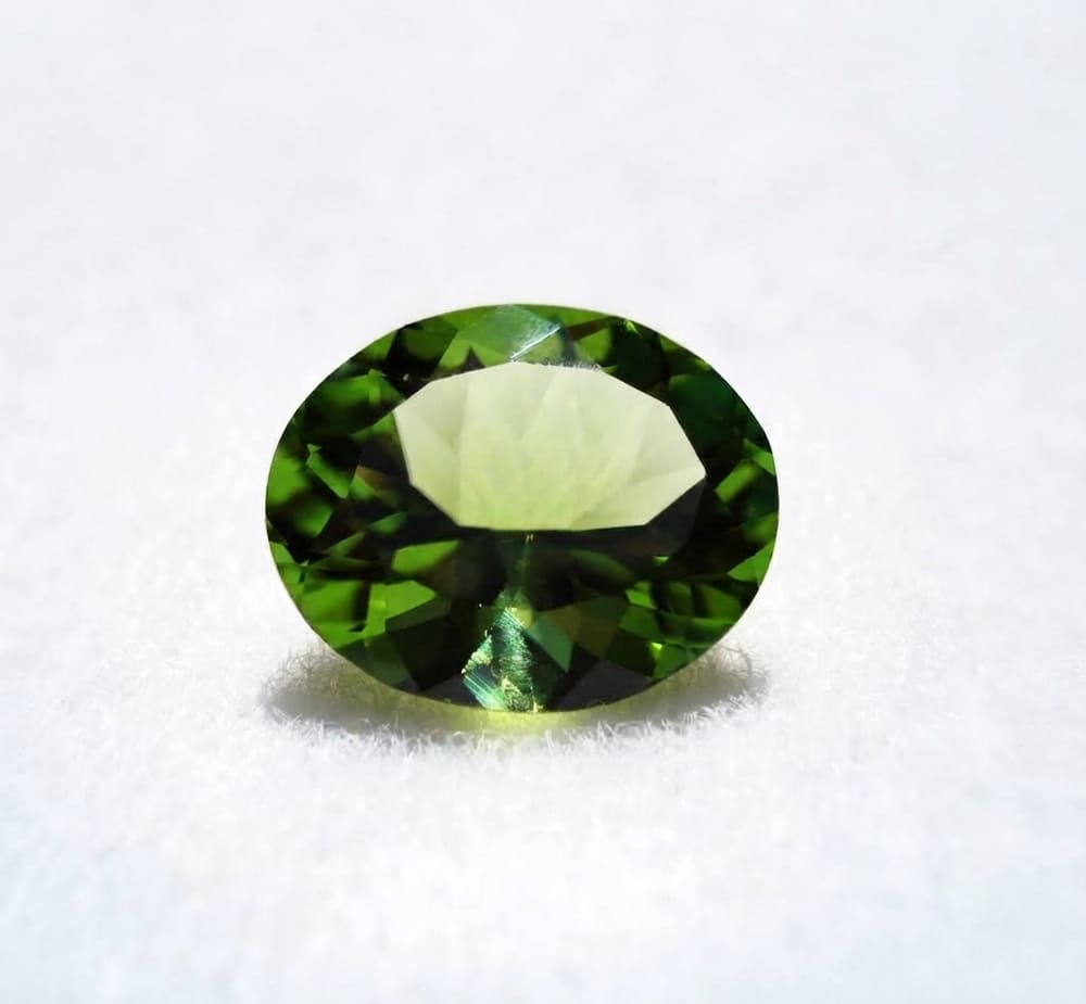 peridoto ovalado